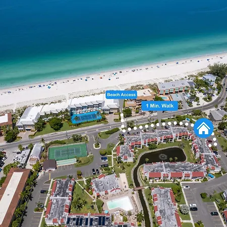 Sea Life At Runaway Bay Is A Stunning Updated Condo Within Steps To The Beach